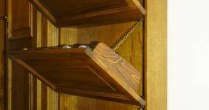 Scarpiera in legno su misura artigianale